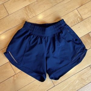 Lululemon Hotty Hot Short in Navy